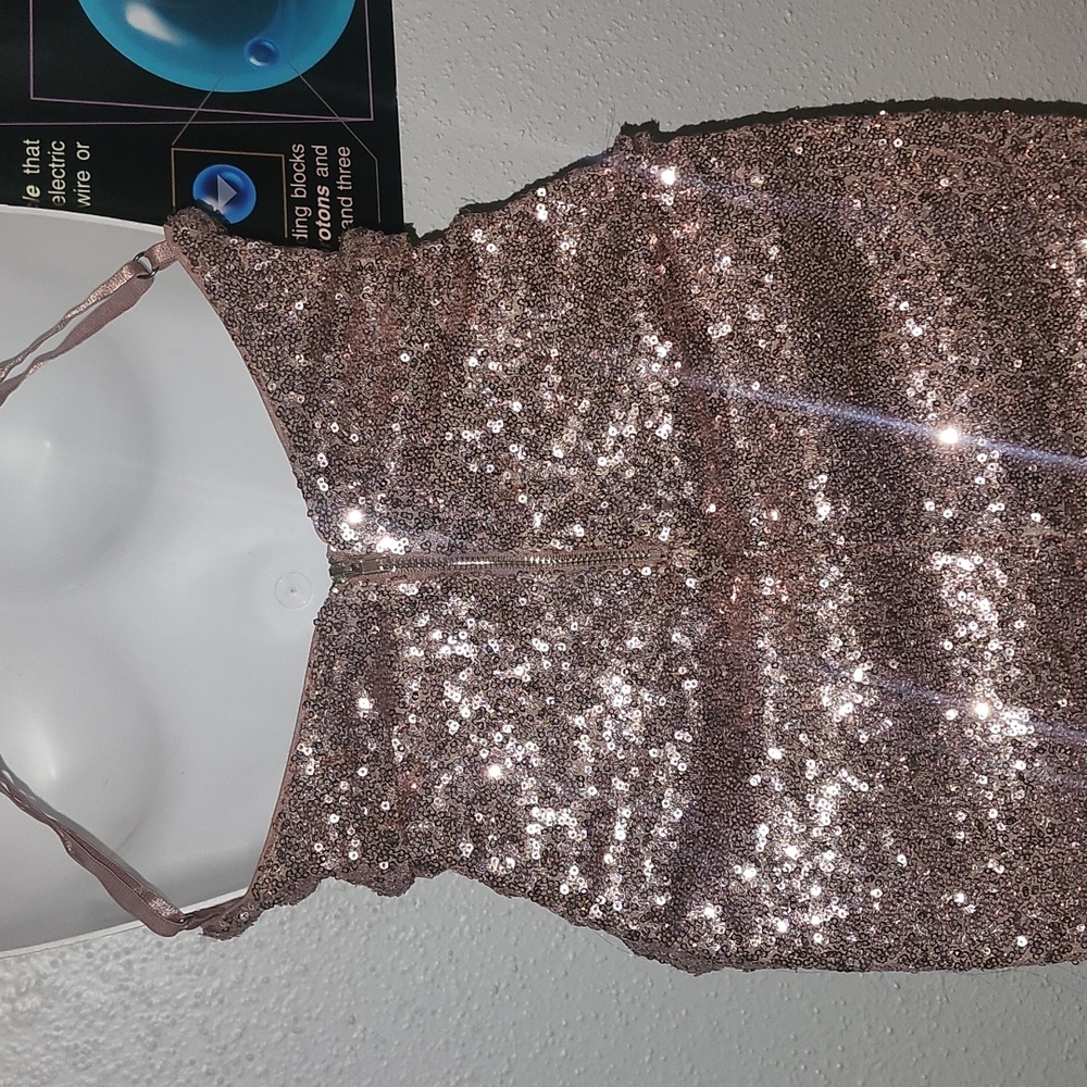 Dress - Picture 6 of 6